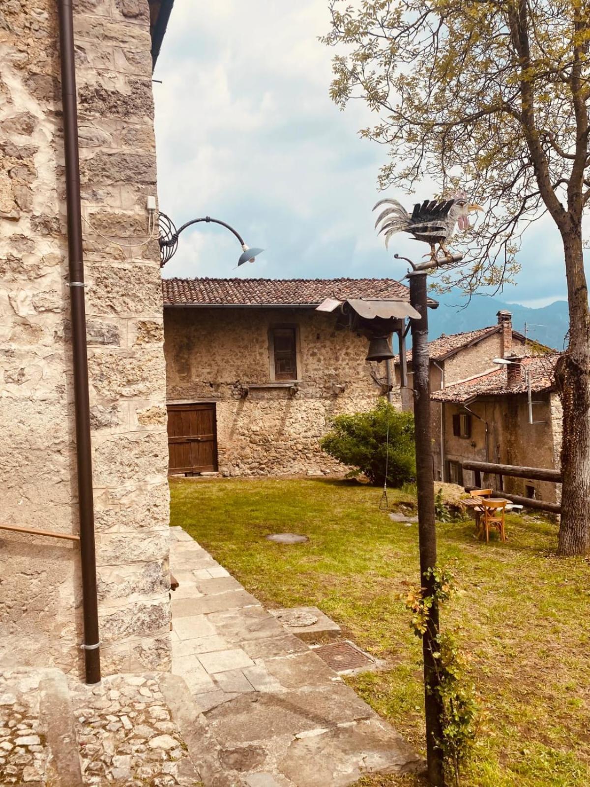 Dossena Dimora Storica Al Lac Conte Tomaselli Villa Madonna della Costa Esterno foto